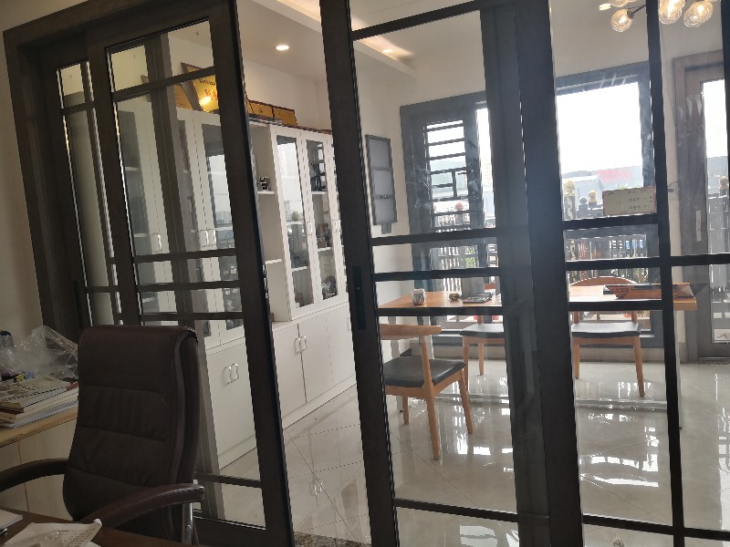 静音三轨系统门窗