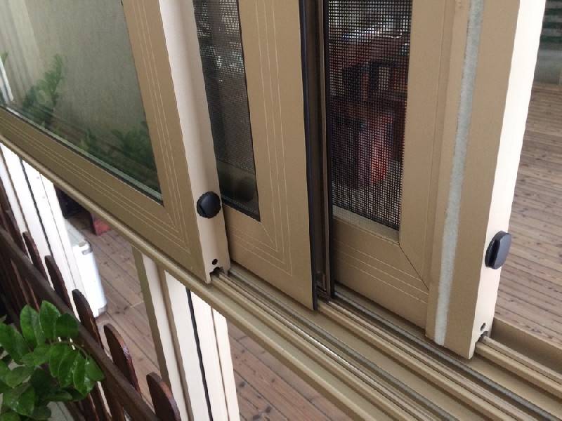 静音三轨系统门窗